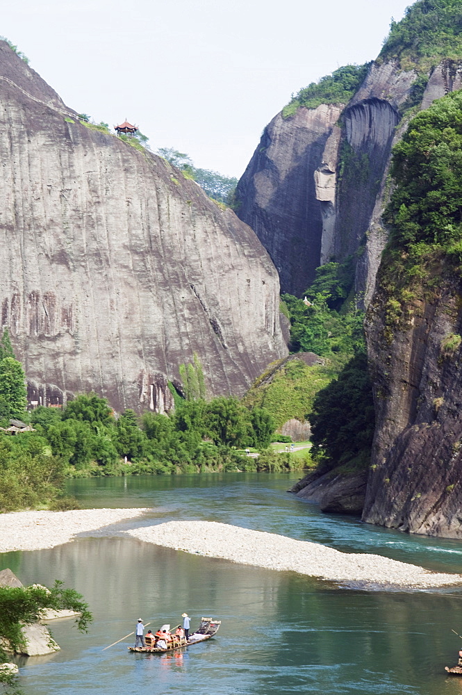 Bamboo river rafting at Tianyou Feng Heavenly Tour Peak in Mount Wuyi National Park, UNESCO World Heritage Site, Fujian Province, China, Asia