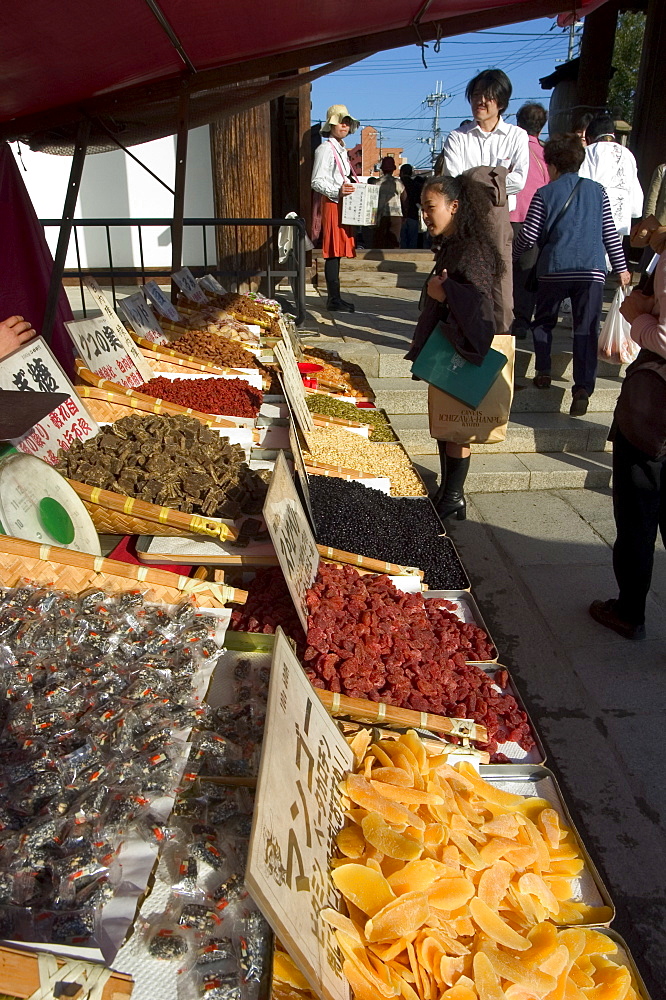 Food stall, Toji temple flea market, Kyoto city, Honshu, Japan, Asia