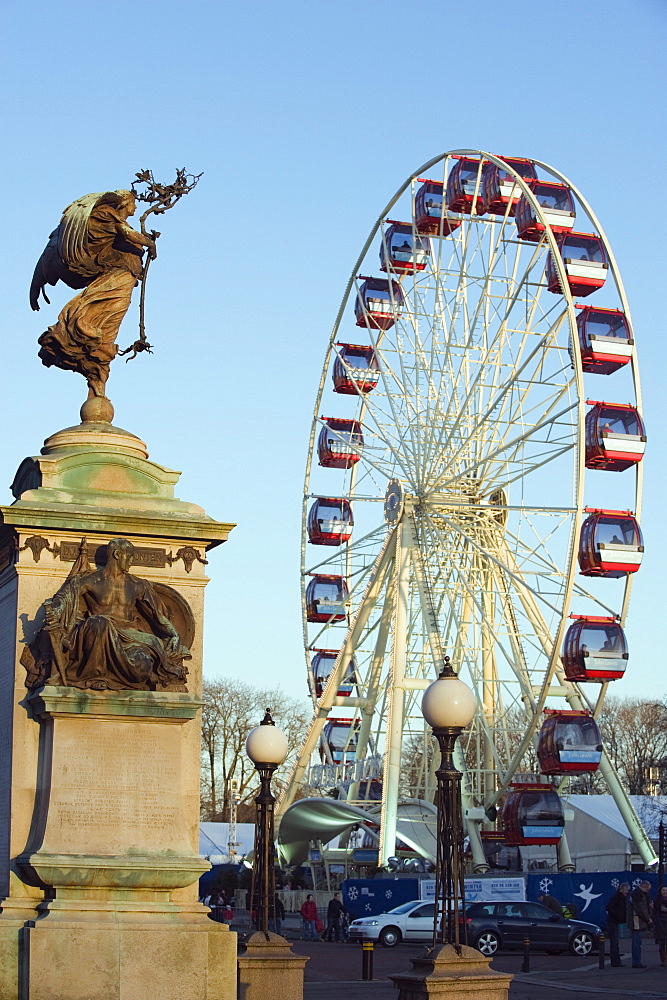 Winter Wonderland Big Wheel, and statue on Boer War memorial, Civic Centre, Cardiff, Wales, United Kingdom, Europe