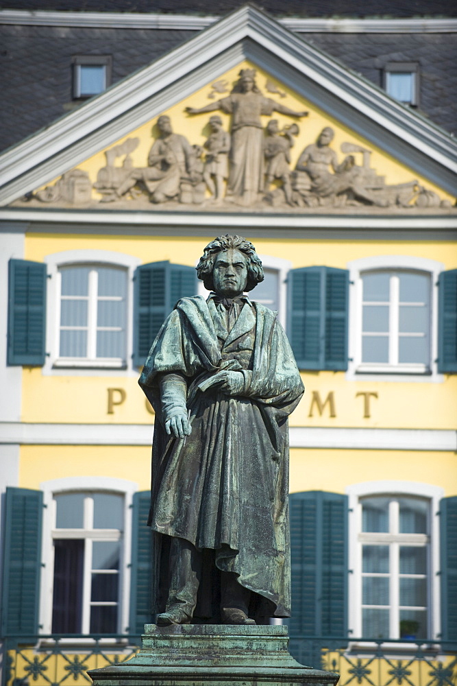 Statue of Ludwig Van Beethoven in front of the post office, Bonn, North Rhineland Westphalia, Germany, Europe