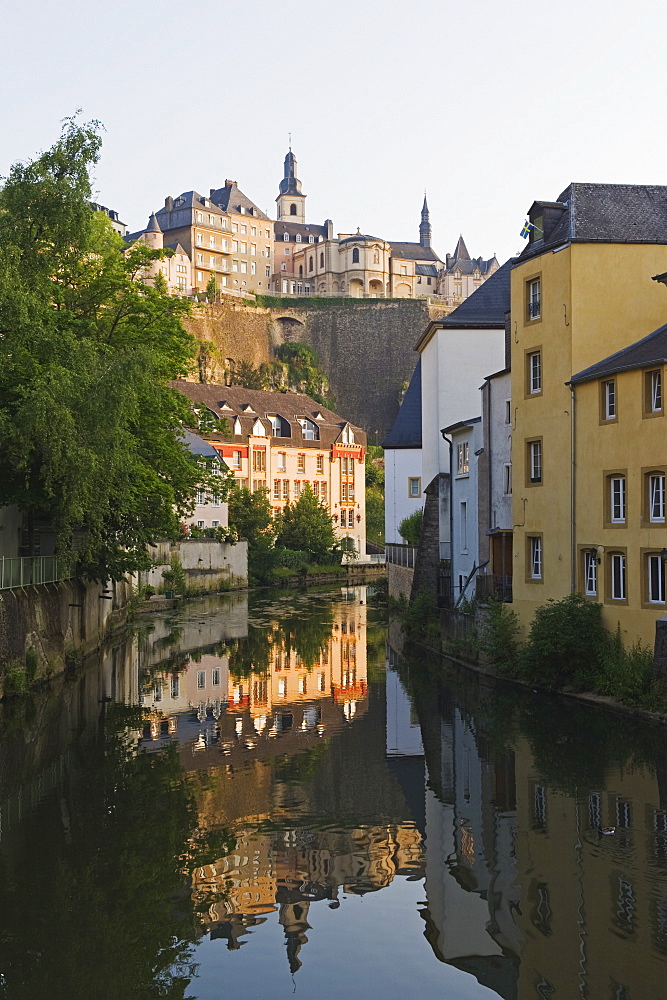 Town houses reflected in canal, Old Town, Grund district, UNESCO World Heritage Site, Luxembourg City, Grand Duchy of Luxembourg, Europe