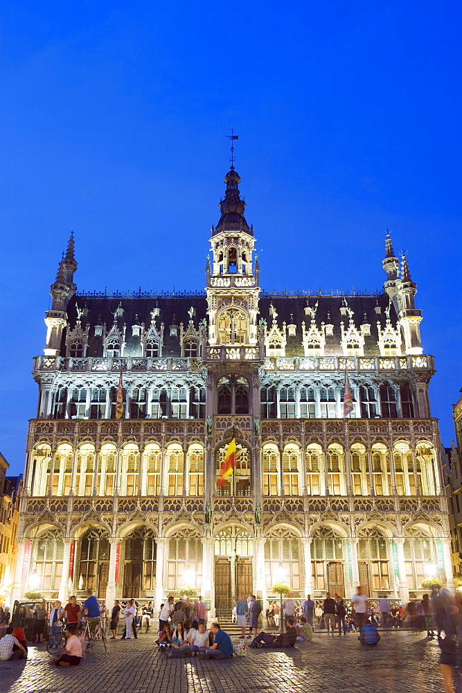 Hotel de Ville (Town Hall) in the Grand Place illuminated at night, UNESCO World Heritage Site, Brussels, Belgium, Europe