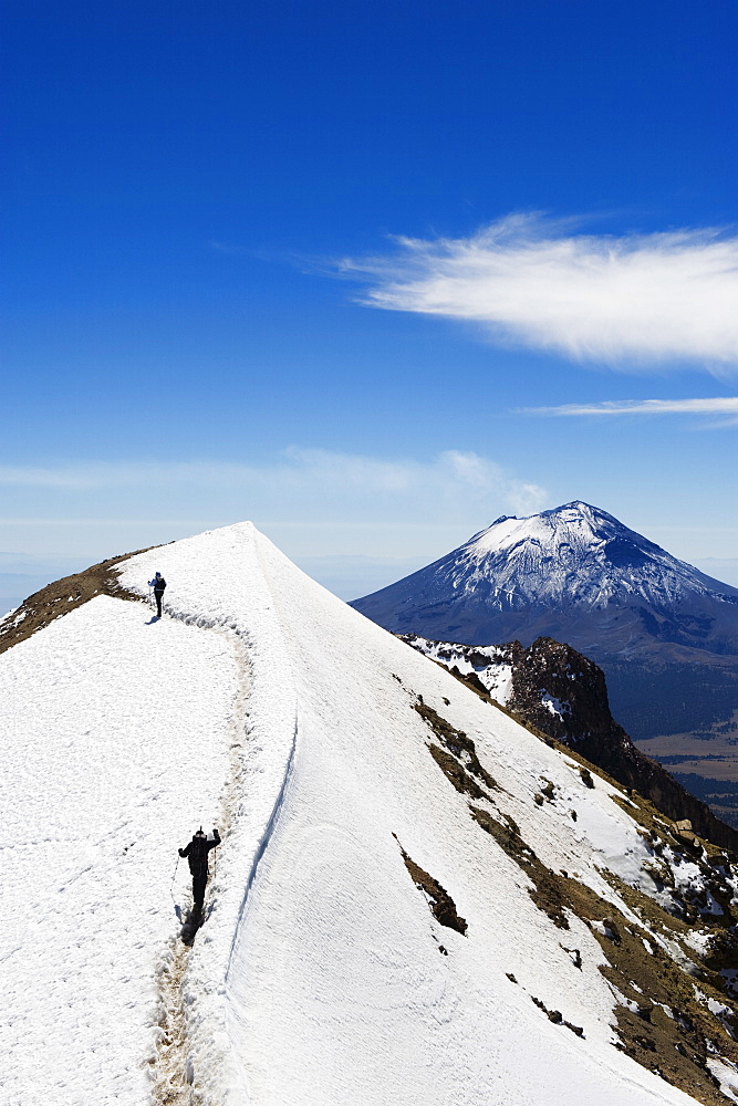 Volcan de Popocatepetl, 5452m, from Volcan de Iztaccihuatl, 5220m, Sierra Nevada, Mexico, North America