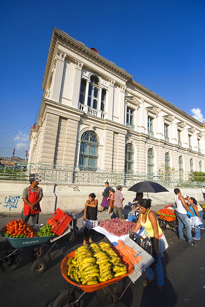 Street market outside Palacio Nacional (National Palace), San Salvador, El Salvador, Central America