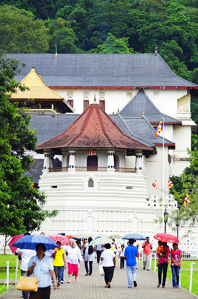 Temple of the Tooth (Sri Dalada Maligawa), UNESCO World Heritage Site, Kandy, Hill country, Sri Lanka, Asia