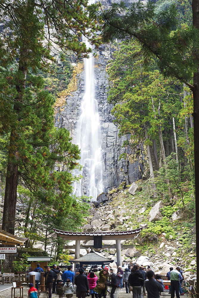 Shinto Shrine, Nachi no taki waterfall, UNESCO World Heritage Site, Wakayama Prefecture, Honshu, Japan, Asia