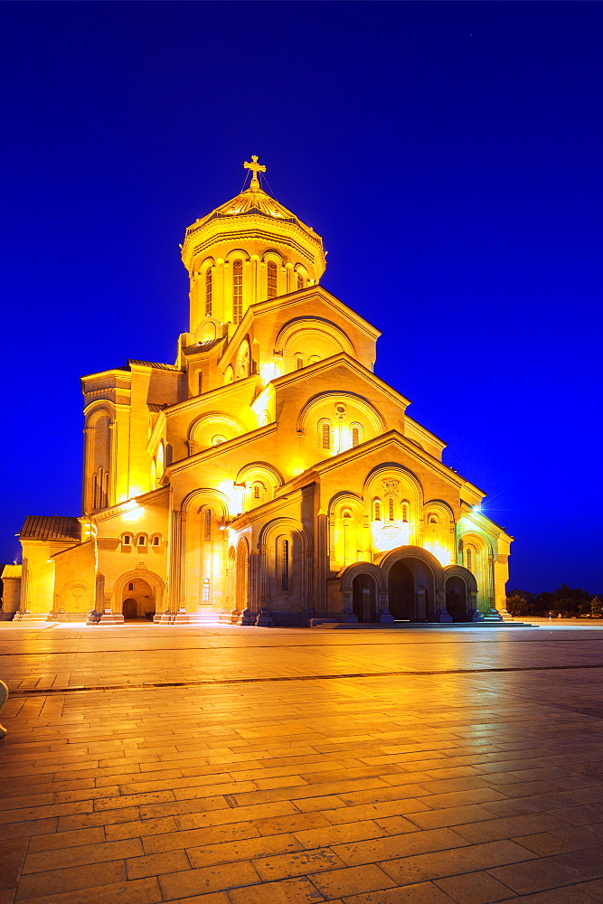 Tbilisi Sameda Cathedral (Holy Trinity) biggest Orthodox Cathedral in Caucasus, Tbilisi, Georgia, Central Asia, Asia