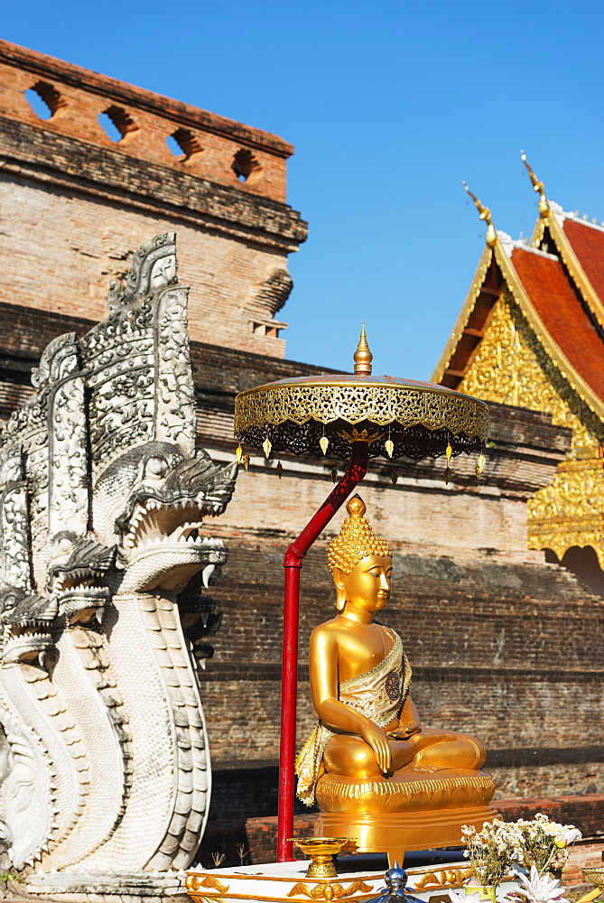 Buddha statue, Wat Chedi Luang Worawihan temple, Chiang Mai, Thailand, Southeast Asia, Asia