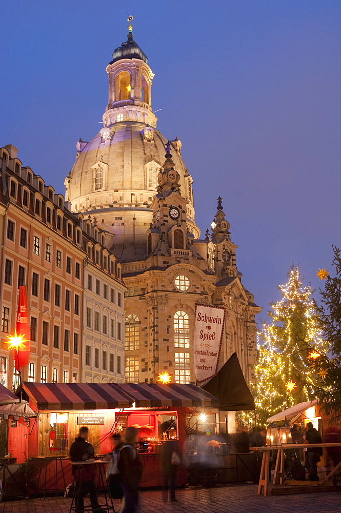 Christmas Market stalls in front of Frauen Church and Christmas tree at twilight, Neumarkt, Innere Altstadt, Dresden, Saxony, Germany, Europe