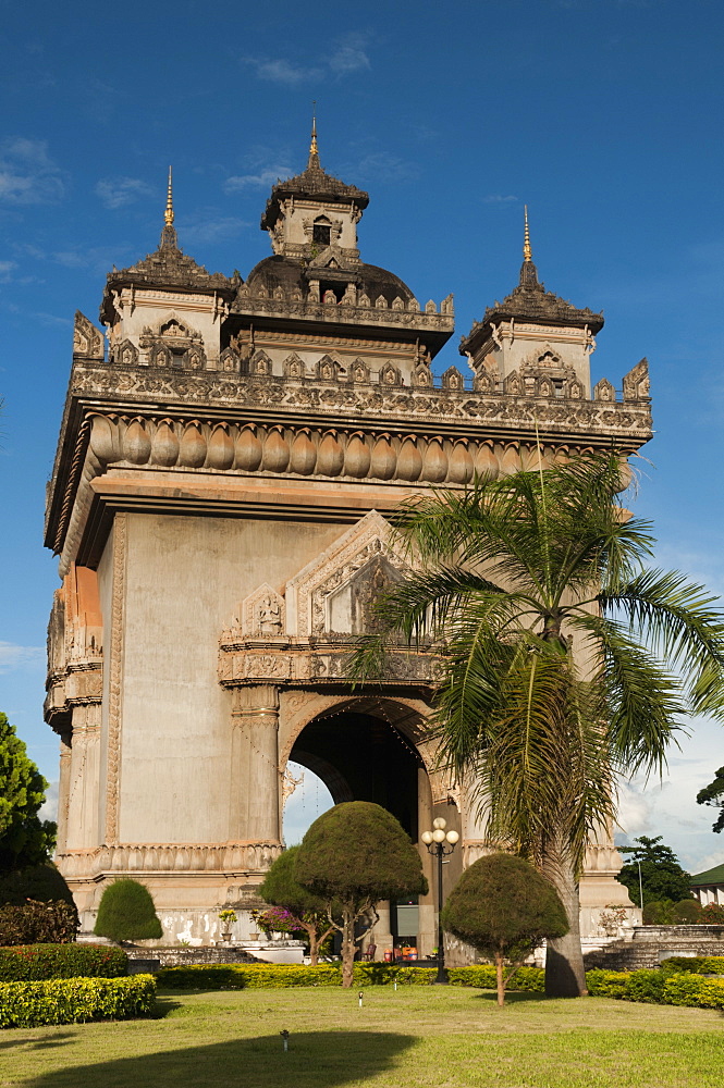 Park with plants and trees around Victory Gate (Patuxai), Vientiane, Laos, Indochina, Southeast Asia, Asia