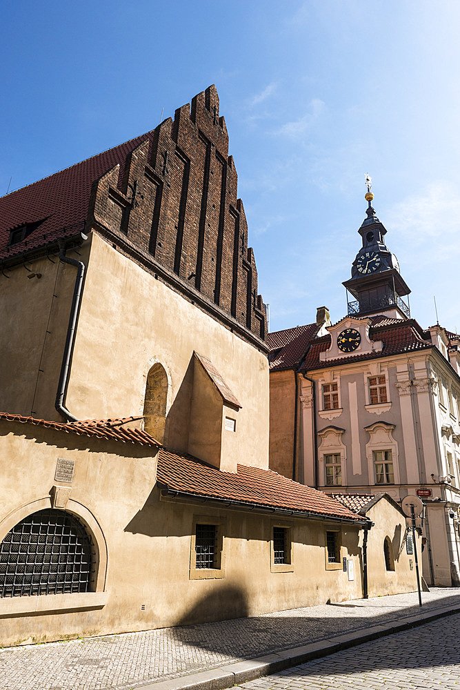 Gothic Old New Synagogue and Baroque Jewish Town Hall, Josefov, Old Town (Stare Mesto), Prague, Czechia, Europe