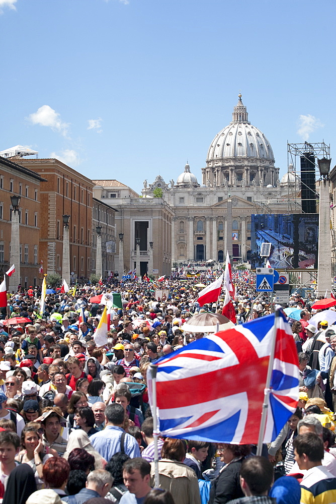 Via della Conciliazione during the Beatification of Pope John Paul II, Rome, Lazio, Italy, Europe