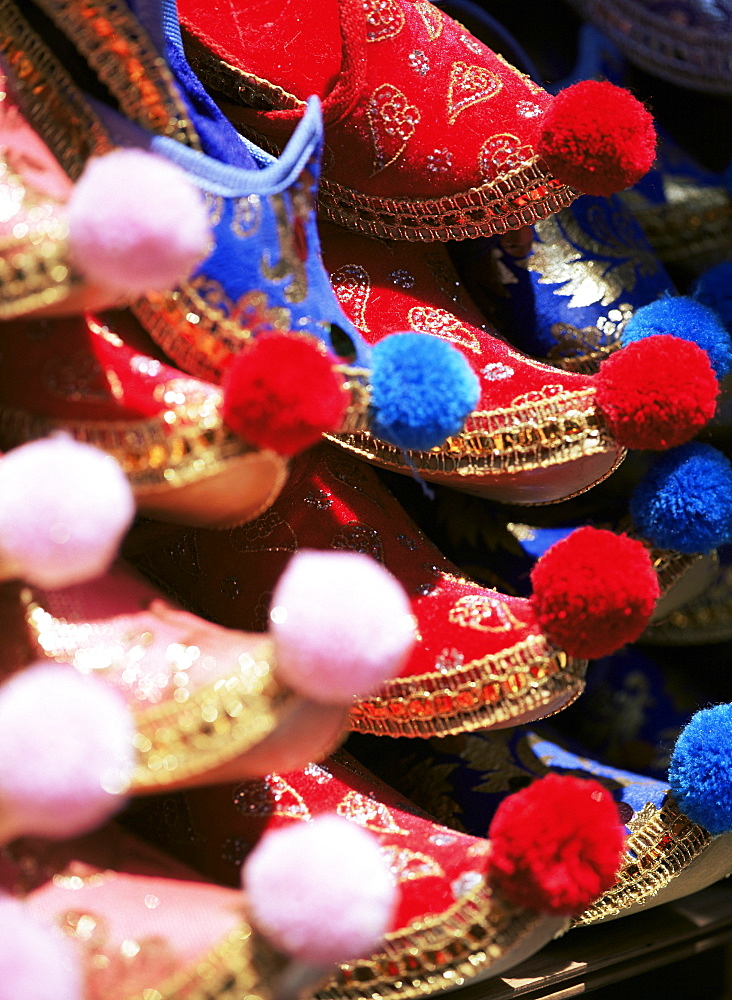 Turkish slippers, Grand Bazaar (Great Bazaar) (Kapali Carsi), Istanbul, Turkey, Europe, Eurasia