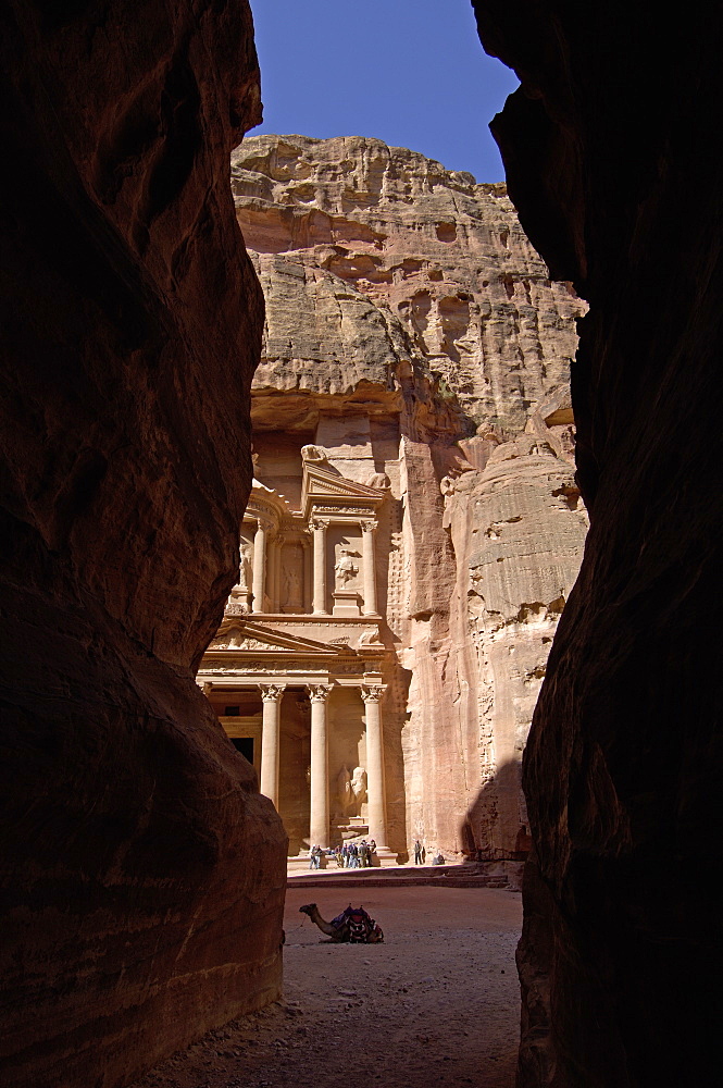 The Treasury (Al Khazneh) (El Khazneh) (Al Khazna), at the end of the Siq, Petra, UNESCO World Heritage Site, Jordan, Middle East