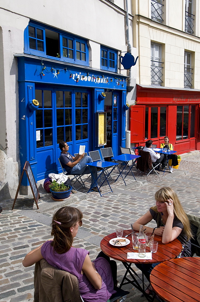 Outdoor Cafe, Rue Barres, Marais Quarter, Paris, France, Europe