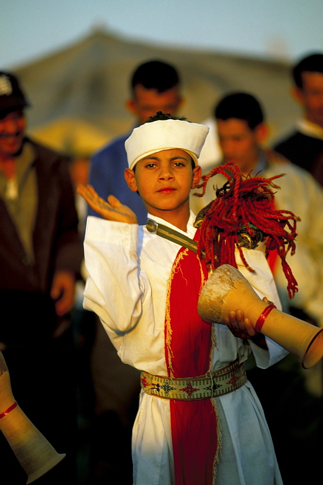 Young drummer, Place Jemaa El Fna, Marrakech (Marrakesh), Morocco, North Africa, Africa