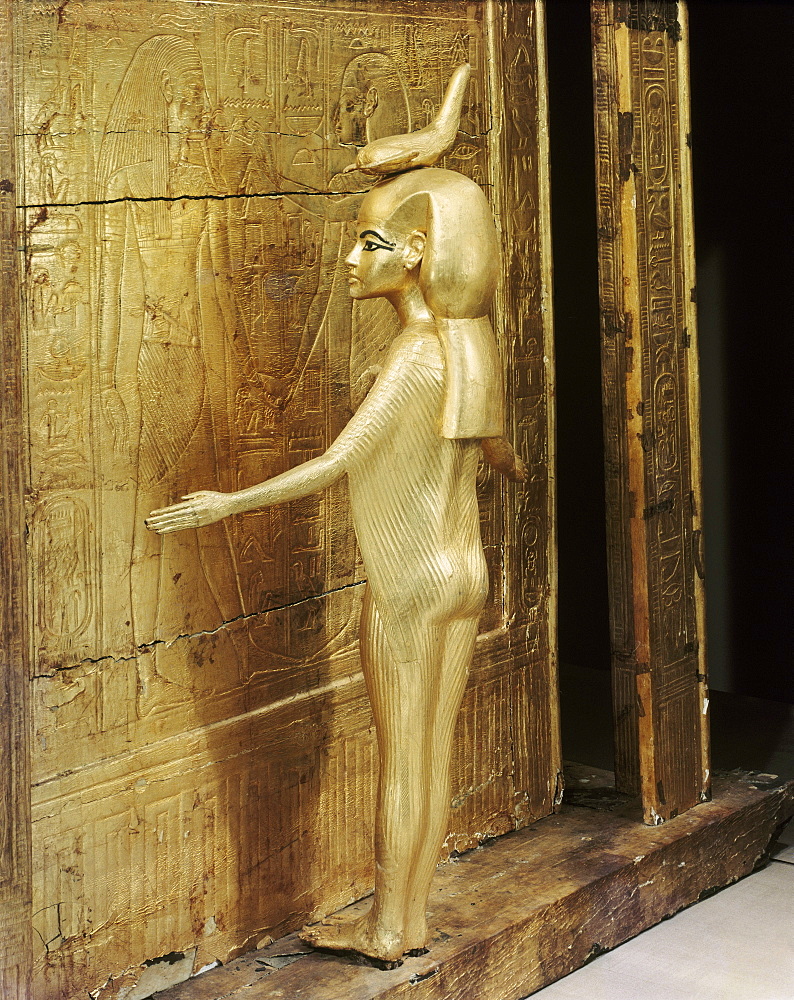 Statue of the goddess Serket protecting the canopic chest or shrine, from the tomb of the pharaoh Tutankhamun, discovered in the Valley of the Kings, Thebes, Egypt, North Africa, Africa