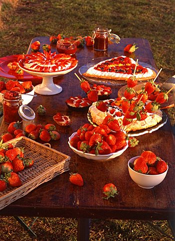 Strawberries and strawberries cake, Italy