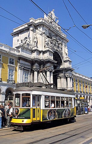 Electricos typical tram, Praça do Comércio, Lisbona, Portugal, Europe