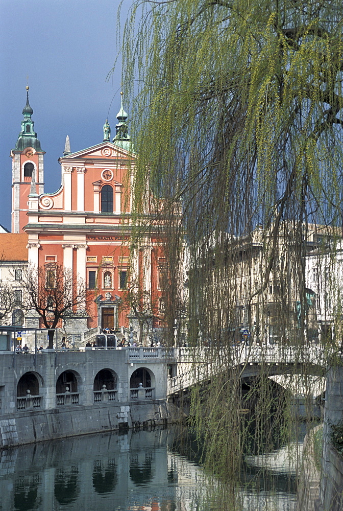 Francescani church, Ljubljanica river, Ljubljana, Slovenia, Europe