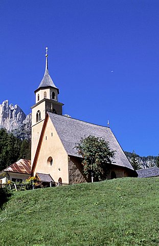 Alpine church, Fontanazzo, Val di Fassa, Trentino Alto Adige, Italy