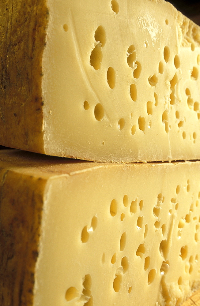 Monte Baldo cheese, Orazio Schelfi cheese maker, Brentonico, Trentino Alto Adige, Italy