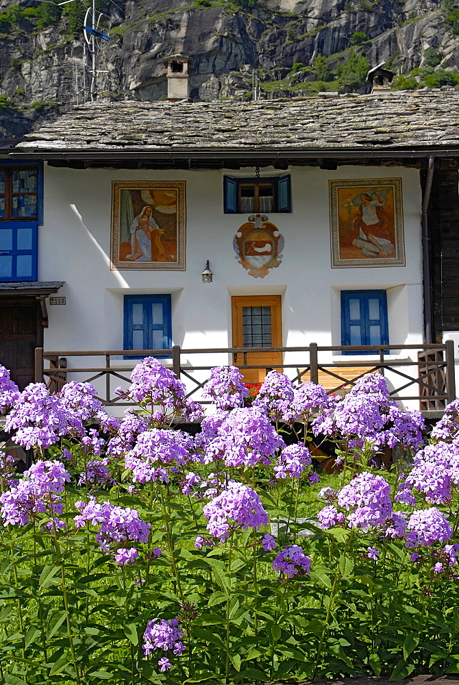 Typical house, Macugnaga, Anzasca Valley, Ossola Valley, Verbania province, Piedmont, Italy 