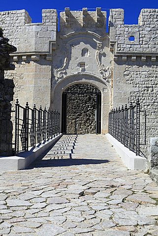 Castle, Monte Sant'Angelo, Gargano National Parc, Puglia, Italy