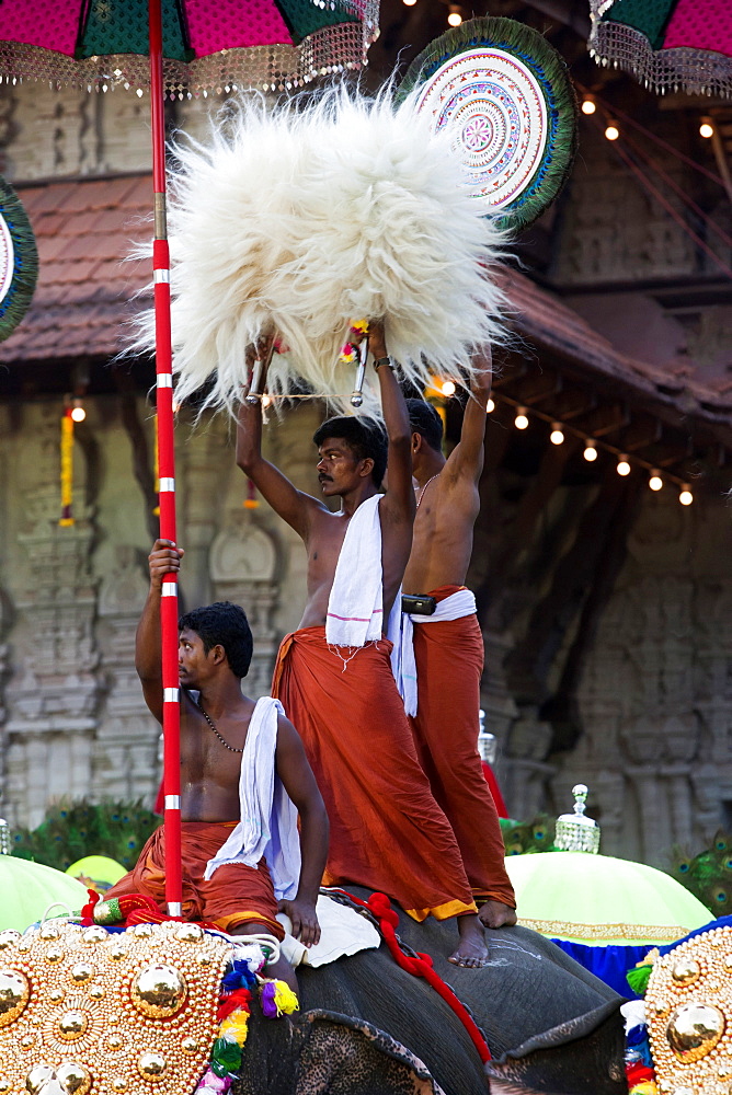 Kudamattam competition, Thrissur Pooram festival, Thrissur, Kerala, India, Asia