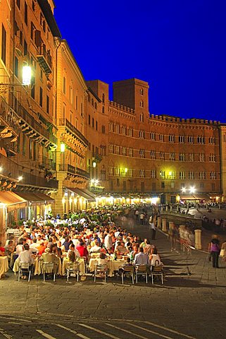 Piazza del Campo square, historic centre, UNESCO World Heritage Site, Siena, Tuscany, Italy, Europe