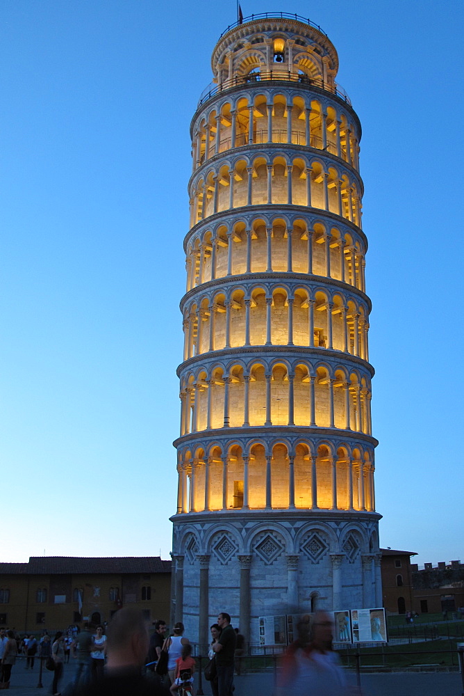 Italy, Tuscany, Pisa, the leaning tower by night