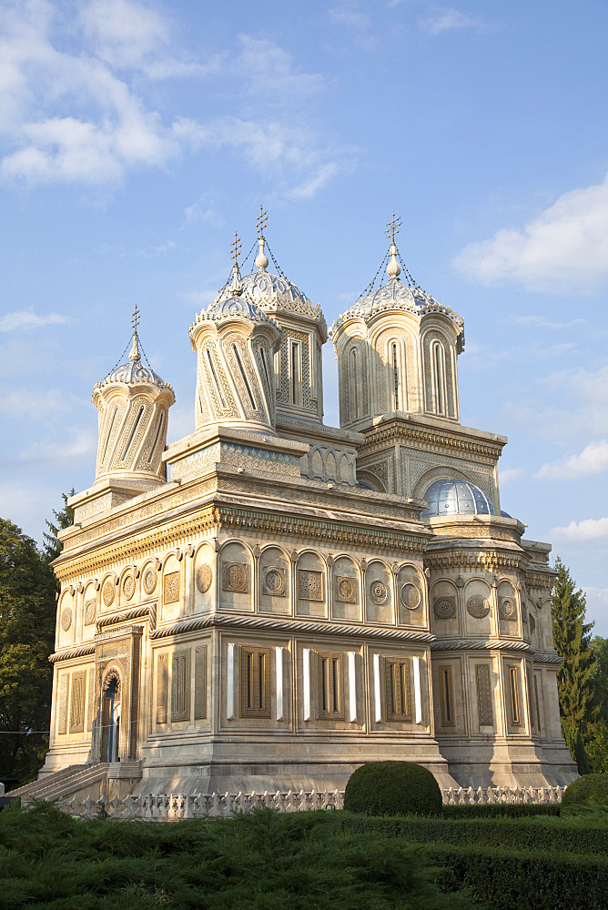 Episcopal Cathedral of Curtea de Arges is one of the most important examples of religious architecture in Romania and burial place for many Romanian kings, Europe, Eastern Europe, Romania, Curtea de Arges