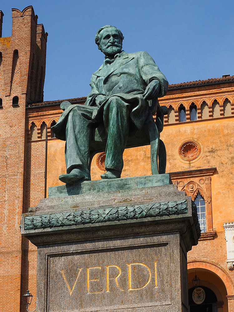 Monument to Giuseppe Verdi, Piazza Giuseppe Verdi square, historical center, Busseto, Emilia Romagna, Italy, Europe