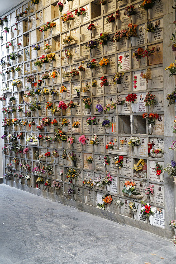 Cimitero Maggiore cemetery, Musocco, Milan, Lombardy, Italy, Europe