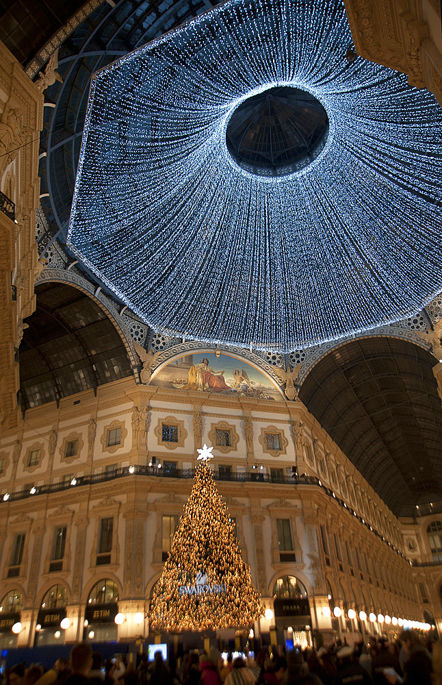 Galleria Vittorio Emanuele gallery, Christmas light, Milan, Lombardy, Italy, Europe