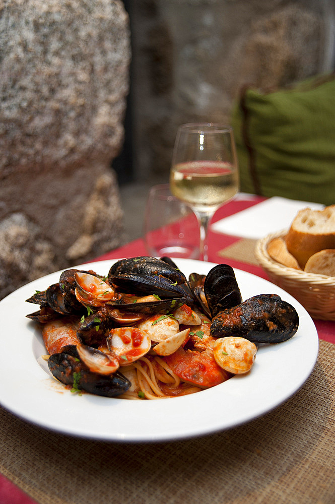 Spaghetti pasta with seafood and tomato sauce, Restaurant Terranova, Propriano, Corsica, France, Europe