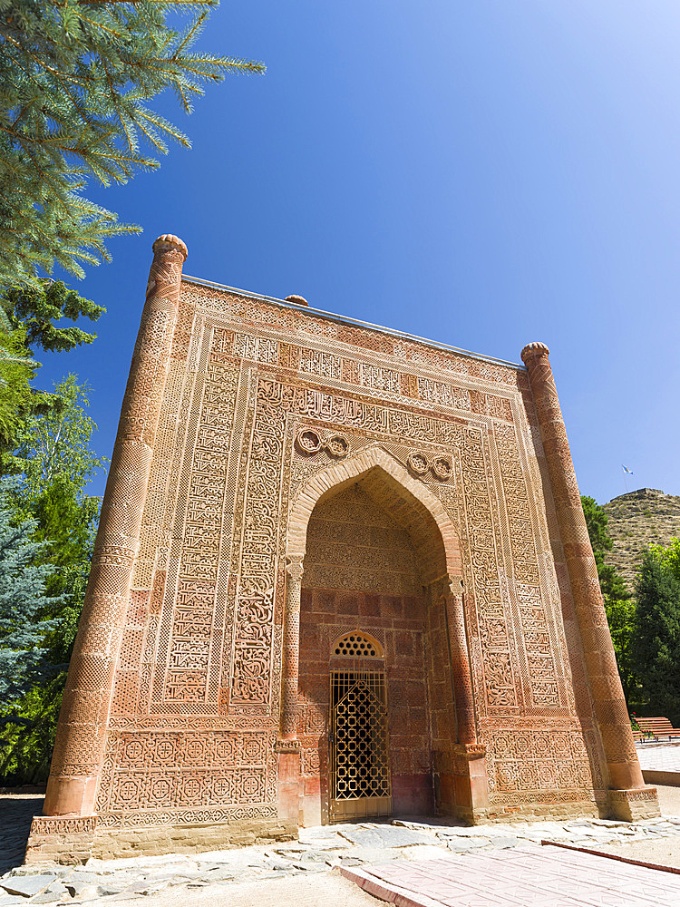 The tomb of Manas. Memorial Place Manas Ordo near Talas in the Tien Shan mountains. Manas, a mystical as well as a historic person is considered as the founding father of historic Kyrgyzstan. Asia, Central Asia, Kyrgyzstan