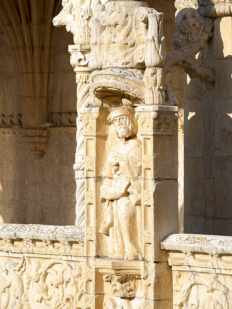 The two storied cloister, detail. Mosteiro dos Jeronimos (Jeronimos Monastery, Hieronymites Monastery) in Belem, listed as UNESCO world heritage. Lisbon (Lisboa), the capital of Portugal Europe, Southern Europe, Portugal