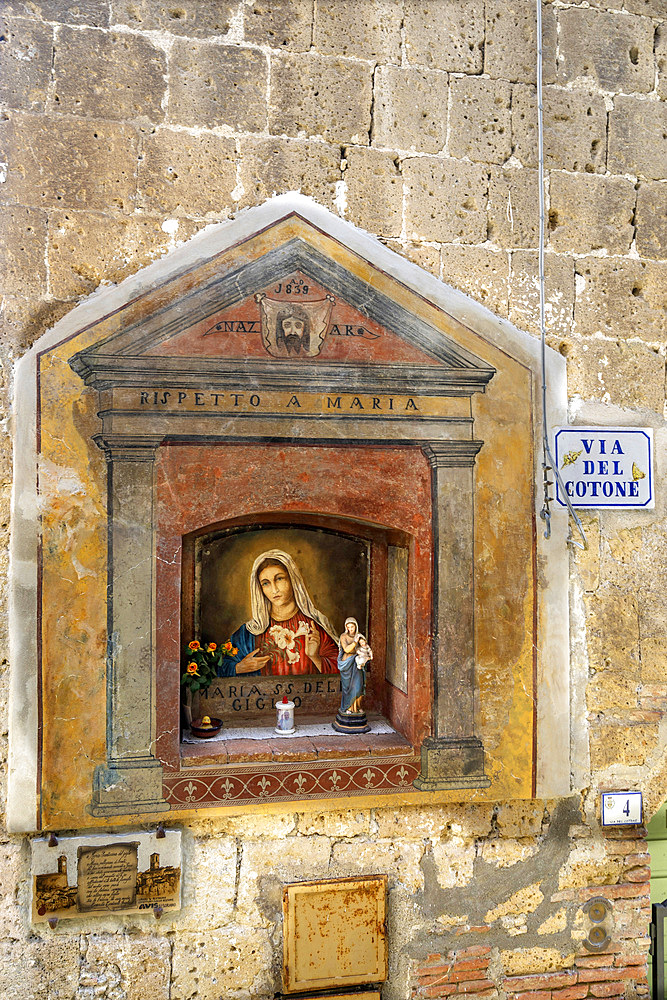 Via del Cotone street, Sacred Aedicule, Sorano, Tuscany, Italy, Europe