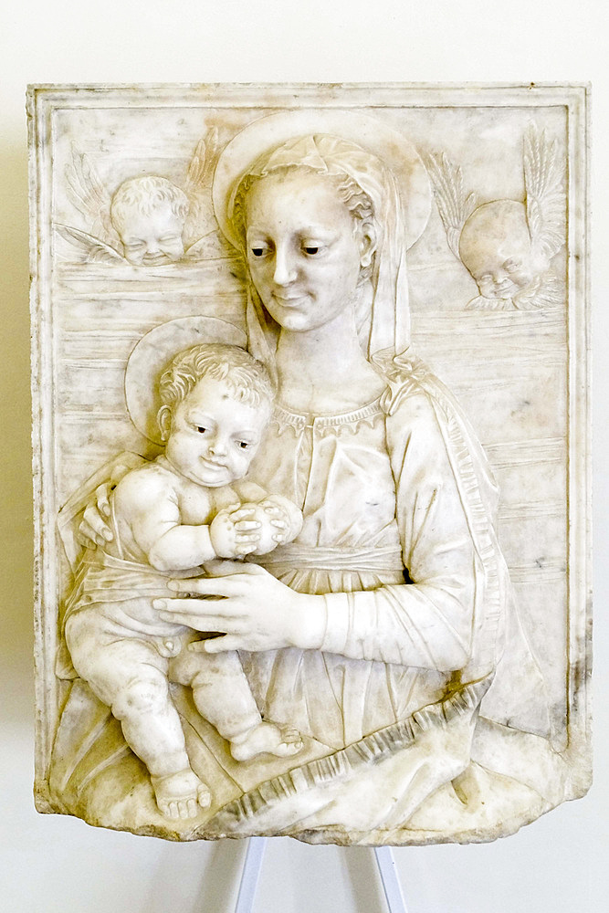 Ducal Palace, Madonna with the Child of the Master of the Madonnas of Marble XV sec, UNESCO World Heritage Site, Urbino, Marche, Italy, Europe