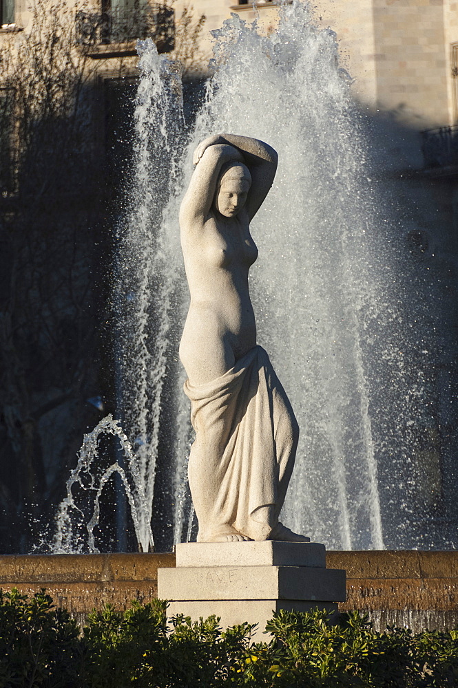 Nude statue, Placa de Lesseps, Barcelona, Catalunya, Spain, Europe 