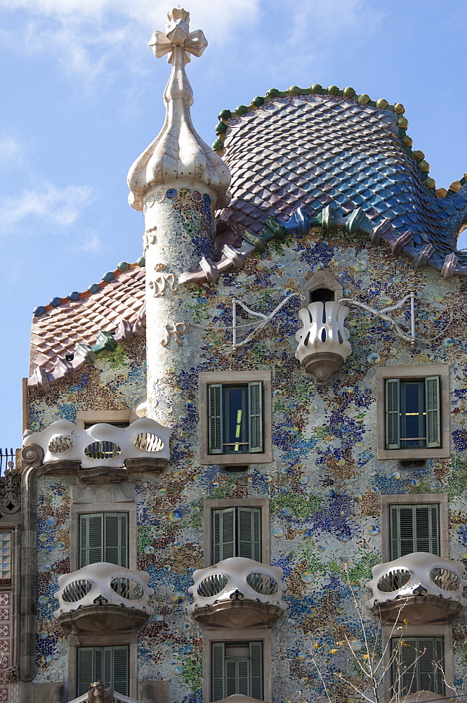 Casa Batllo, a house designed by Antonio Gaudi and admired by Salvador Dali, UNESCO World Heritage Site, Passeig de Gracia, Barcelona, Catalunya, Spain, Europe 