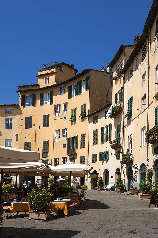 Piazza Anfiteatro, Lucca, Tuscany, Italy, Europe