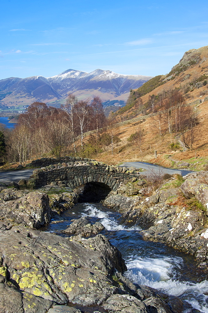 Ashness Bridge overlooking Lake Derwentwater and Skiddaw, Keswick, Northern lakes, Lake District National Park, Cumbria, England, United Kingdom, Europe