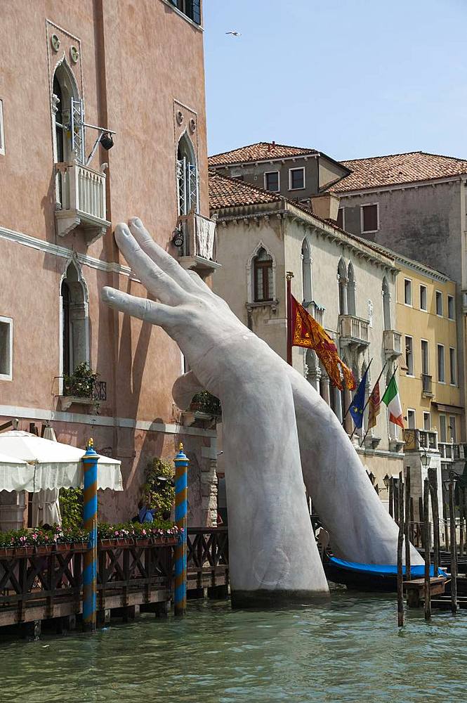 Hands, Grand Canal, Venice, UNESCO World Heritage Site, Veneto, Italy, Europe