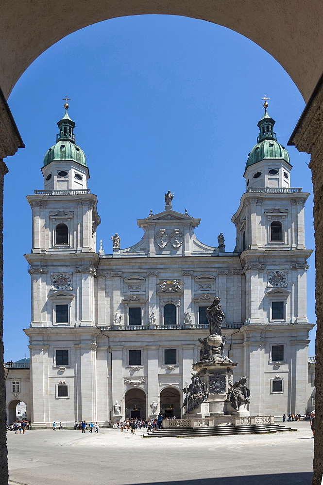 The 17th century Baroque Cathedral of St. Rupert and St. Vergilius, Marian Statue, Salzburg, UNESCO World Heritage Site, Austria, Europe