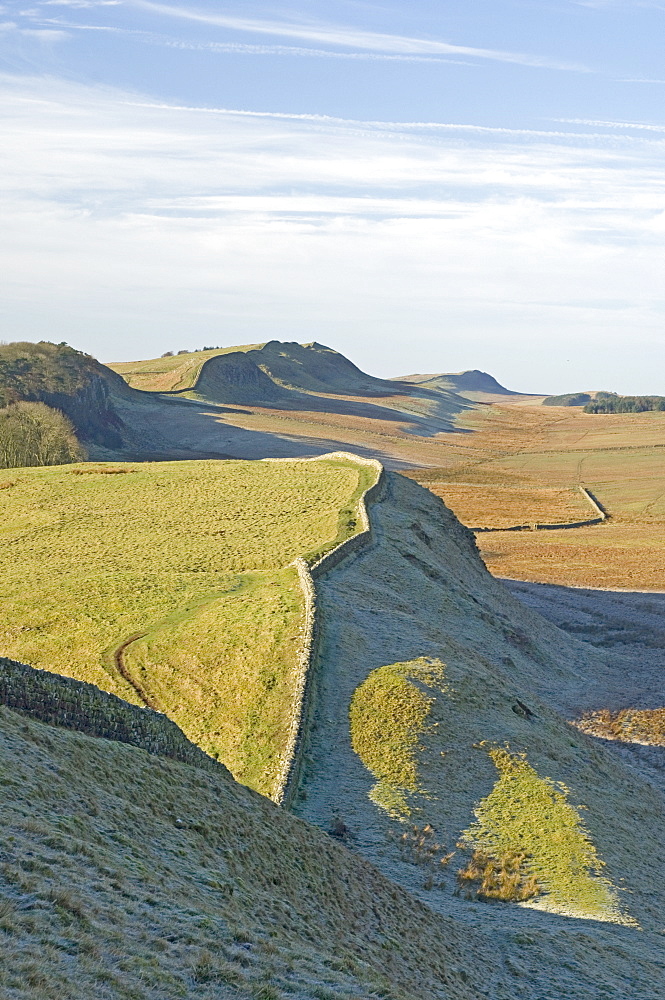 Looking west from Kings Hill to Housesteads Crag, Cuddy and Hotbank Crags, Hadrians Wall, UNESCO World Heritage Site, Northumberland (Northumbria), England, United Kingdom, Europe