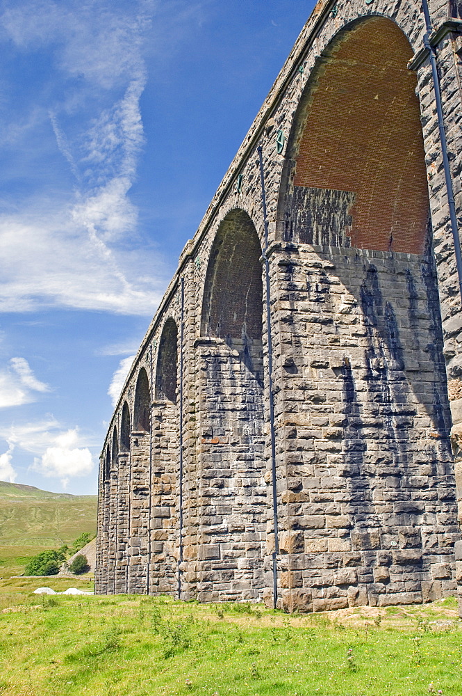 Ribblehead railway viaduct, on the Carlisle to Settle and Leeds cross-Pennine route, Yorkshire Dales National Park, Yorkshire, England, United Kingdom, Europe