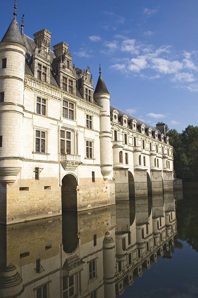 Chateau de Chenonceau reflected in the River Cher, Indre-et-Loire, Pays de la Loire, France, Europe