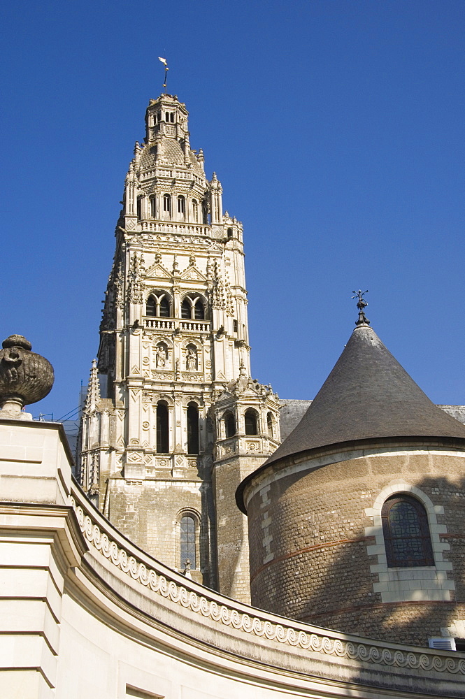 The Cathedrale St.-Gatien from the Musee des Beaux Arts Garden, Tours, Indre-et-Loire, Loire valley, Centre, France, Europe